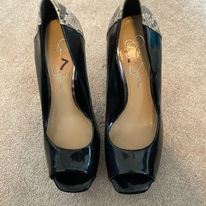 Jessica Simpson peep toe pump size 7